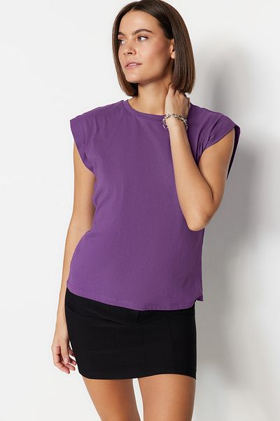 Trendyol Collection Dunkelviolettes T-Shirt aus Baumwollwatte im Basic-Stil TwoSs20ts0021