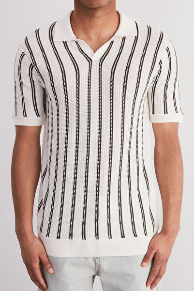Trendyol Collection Ecru Regular Fit - Πλεκτό με ριγέ πλεκτό μπλουζάκι πόλο TMNSS24PO00006