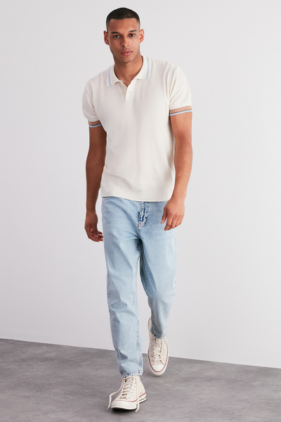 Trendyol Collection Ecru Regular Fit Stripe Detailní texturované pletené tričko Polo límec TMNSS24PO00002