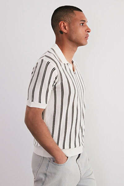 Trendyol Collection Ecru Regular Fit - Πλεκτό με ριγέ πλεκτό μπλουζάκι πόλο TMNSS24PO00006