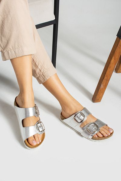 Uniqueqoop Tokyo Big Buckle - Γυναικείες παντόφλες με δερμάτινη σόλα από φελλό