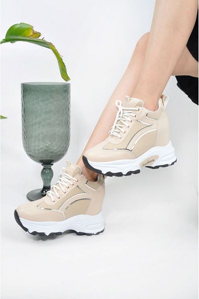 Essen Comfortable Sneakers with Hidden Heels