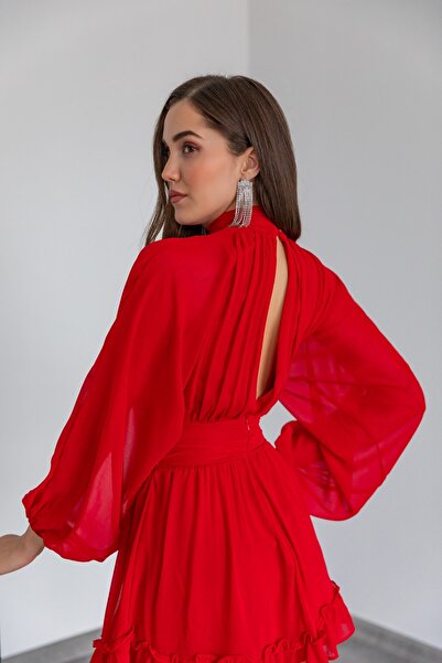 WOMAN VISION Piros sifon ruha - állógallér, mélyen dekoltált hát, hosszú buborékos ujjú, bélelt 066