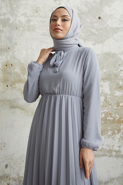 InStyle Rochie plisată din șifon Limelda - Gri