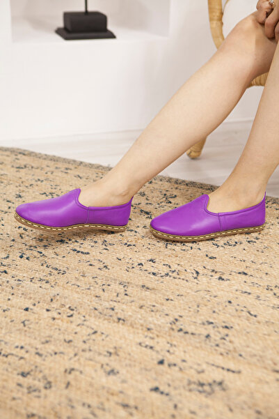 Ertay Deri El İşçiliğiyle Özel Tasarlanmış Hakiki Deri Çarıklar: Geleneksel Y...