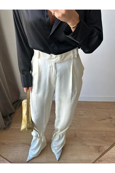 Laluvia Ecrufarbene Satinhose mit Bindedetail