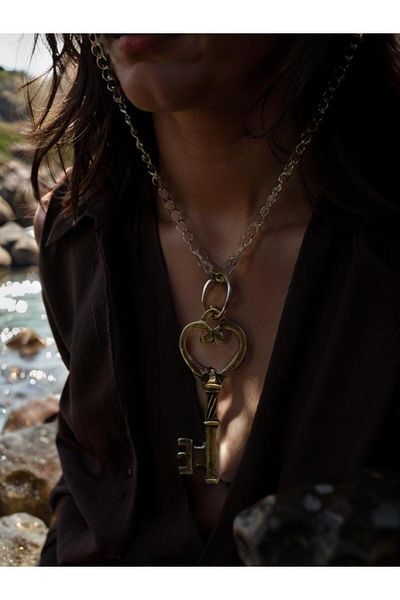 whocares Unisex Chain Necklace with Elegant Key Symbol - Antique Color Quality