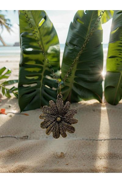 whocares Elegant Flower Patterned Women's Necklace - Antique Color, Chain and High Quality