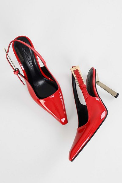 Shoeberry Laurend Stilettos für Damen aus rotem Lackleder mit stumpfer Zehenpartie und Gürtel