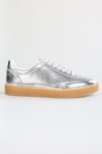 Shoeberry Flache Sportschuhe Campues für Damen in Silber-Metallic