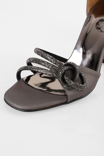 Shoeberry Dámské boty na podpatku Yuni Platinum Virginia Satin Stone