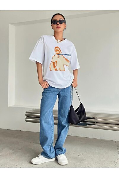 oneagılyazı Tricou alb cu imprimeu siluetă supradimensionat