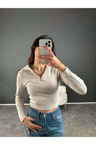 AkelButik24 Bej Yarım Fermuar Kısa Bluz