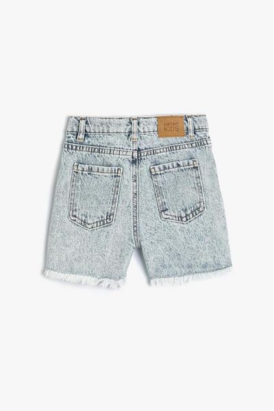 Koton Jeansshorts für Mädchen mit ausgefranstem Detail und Tasche aus Baumwolle