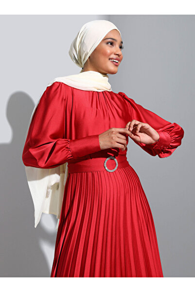 Refka Buckle Detailed Pleated Satin Hijab Evening Dress - Red- Refka