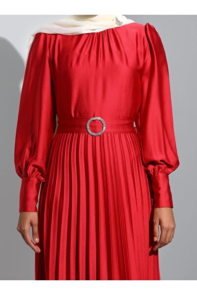 Refka Buckle Detailed Pleated Satin Hijab Evening Dress - Red- Refka