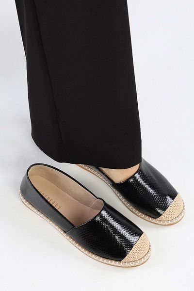 Shoeberry Melany Schwarze, glänzende, lässige Espadrilles für Damen