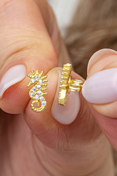 Nereze 925 Ayar Gümüş Gold Kaplama Minimal Deniz Atı Küpe