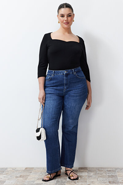 Trendyol Curve Pletená blůza s černým srdcem na tělo TBBSS24AF00089