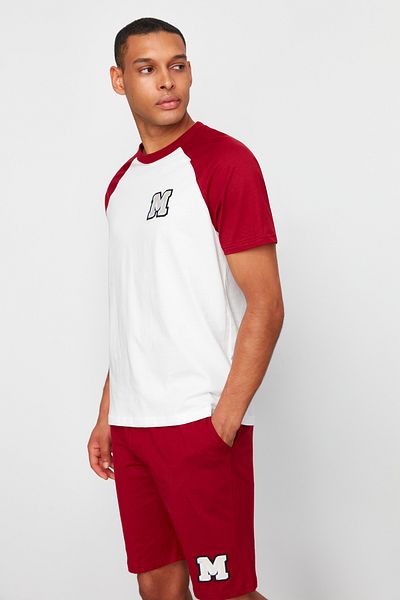 Trendyol Collection Set de pijamale tricotate cu mâneci raglan brodate roșu Claret Ecru TMNSS24PT00007