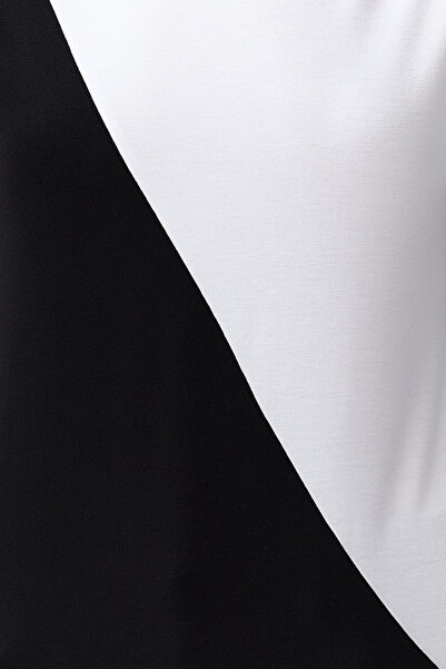 Trendyol Collection Fekete-többszínű színes blokkolt, laza/kényelmes csónaknyakú kötött póló TWOSS24TS00202