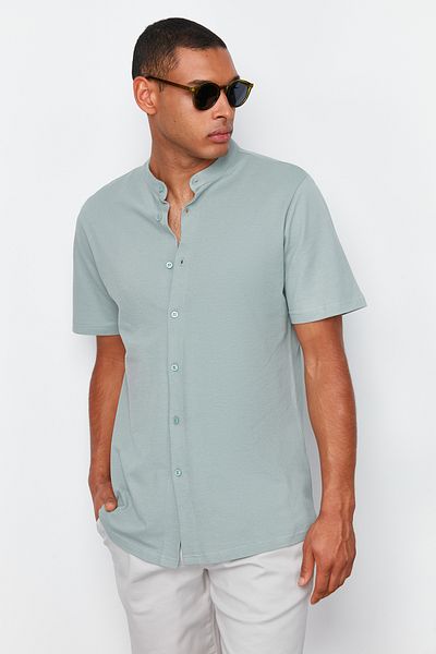 Trendyol Collection Mintgrünes, Slim Fit-Sommerhemd aus gestricktem Piqué – vorspringender Kragen, kurze Ärmel TMNSS22GO0025