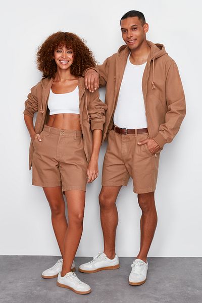 Trendyol Collection Σορτς Βερμούδα Chino Color Mink - κανονική εφαρμογή TMNSS24SR00007