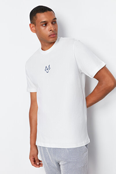 Trendyol Collection Farkas hímzett ekrü pamut póló - normál szabású TMNSS24TS00056