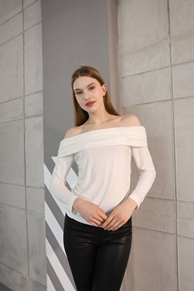 Kadın Beyaz Sandy Kumaş Madonna Yaka Drapeli Şık Ve Havalı Bluz | Women's Madonna Collar Blouse