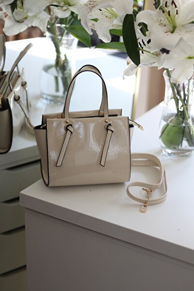 Moom Bag Women's Cream Knot Detailed Patent Leather Hand Shoulder Bag