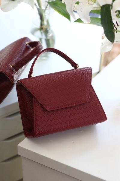 Moom Bag Γυναικεία τσάντα ώμου με τετράγωνο μπορντό μοτίβο σε μορφή φακέλου