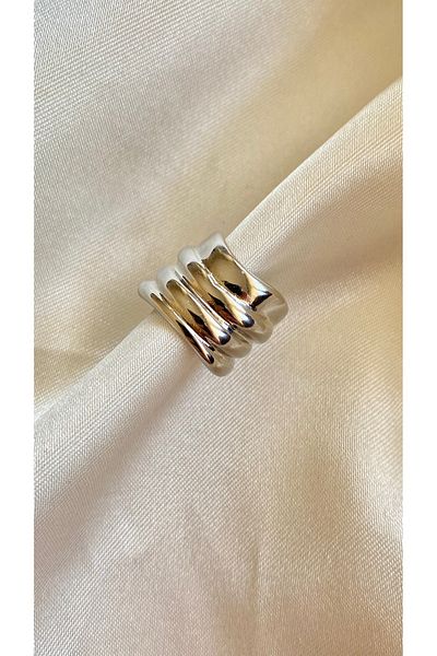 TAKIMOON Curved Cartilage Earrings