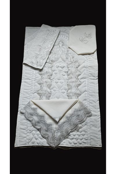 ZESA HOME Linen Laced 4 Piece Dowry Prayer Rug Set
