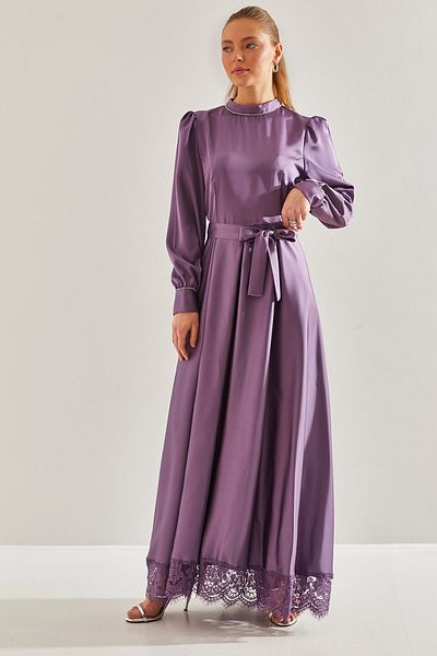 Bianco Lucci Modest Satin-Hijab-Kleid mit Steindetails – Spitzenrock und Ärmeldesign 60191005