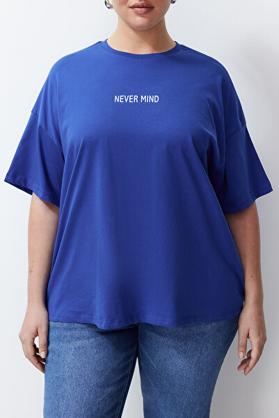 Trendyol Curve Nagy méretű túlméretezett pamut póló - Saks szlogennyomat, TBBSS24BF00018