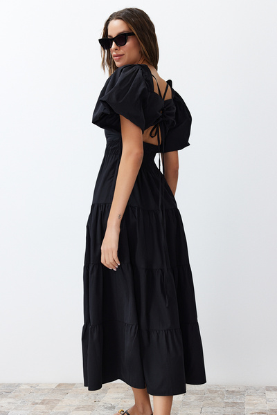 Trendyol Collection Černé lemování v pase a detailní čtvercový límec vzadu Maxi tkané šaty TWOSS24EL00431