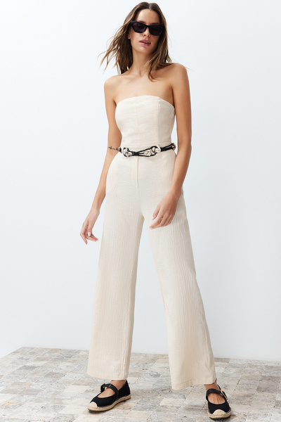 Trendyol Collection Béžová tkaná kombinéza s límečkem bez ramínek TWOSS24TU00041