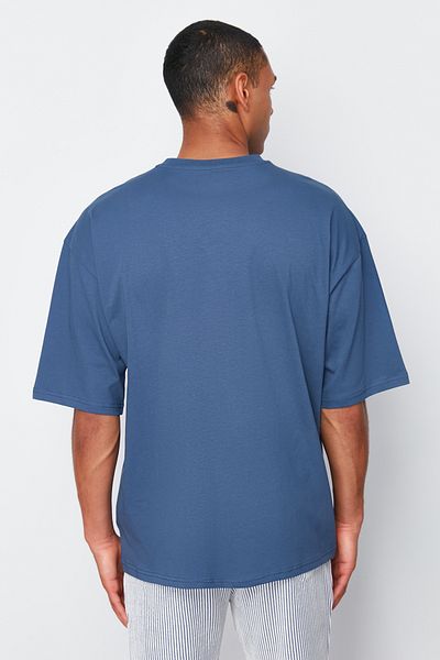 Trendyol Collection Tričko Indigo Oversize Crew Neck 100% bavlna – Minimální text tištěný TMNSS23TS00084