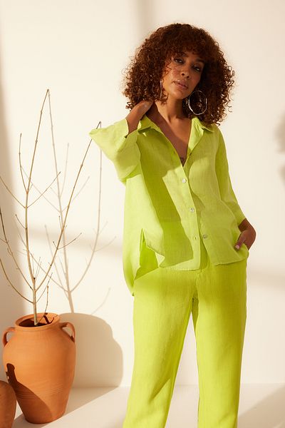 Trendyol Collection Gelbes Oversize-Hemd aus 100 % Leinen TWOSS24GO00122