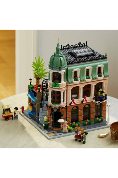 LEGO 10297 أيقونات بوتيك هوتيل