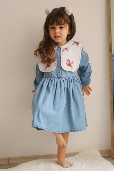 Tarz Çocuk فستان بناتي من الدنيم مطرز بالزهور