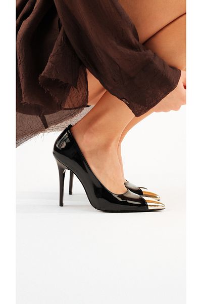 AYAKKABI PRENSİ Bella Gold Detailed Black Patent Leather