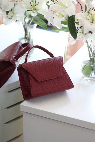Moom Bag Γυναικεία τσάντα ώμου με τετράγωνο μπορντό μοτίβο σε μορφή φακέλου