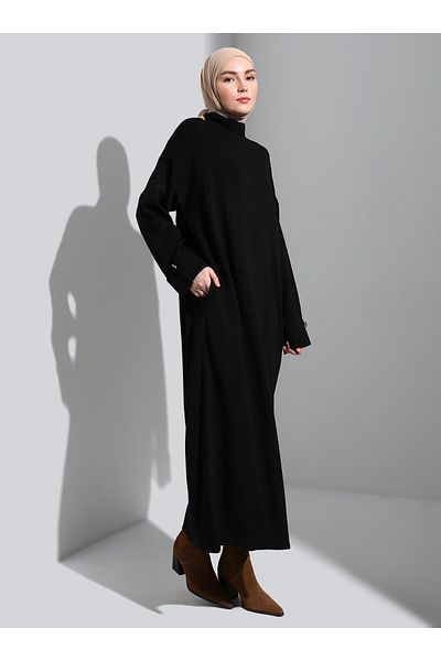 Refka Rollkragenärmeliges Strick-Hijab-Kleid mit gefalteten Ärmeln - Schwarz - Refka