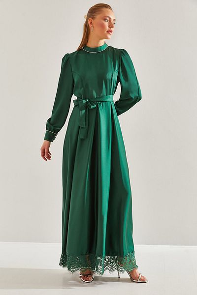 Bianco Lucci Modest Satin-Hijab-Kleid mit Steindetails – Spitzenrock und Ärmeldesign 60191005