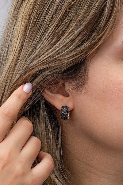 Nereze 925 Ayar Gümüş Rose 5 Sıra Siyah Taşlı Yarım Tur Küpe