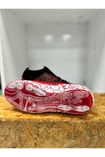 Lion Lion 1071 Red-Black Crampon Shoes