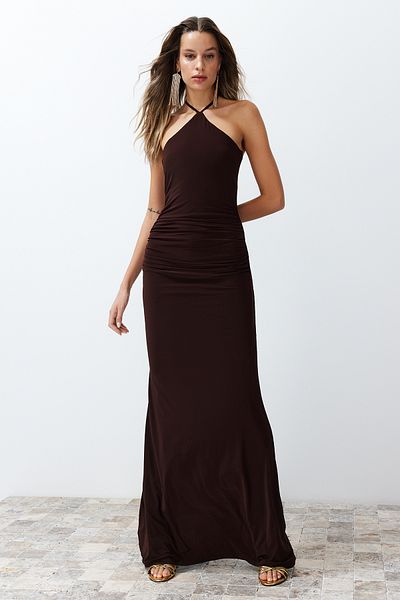 Trendyol Collection Hnědé přiléhavé pletené dlouhé stylové večerní šaty Tprss24Ae00086