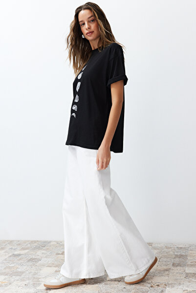 Trendyol Collection Černé 100% bavlna Planet Printed Oversize/Wide Fit Pletené tričko TWOSS24TS00103