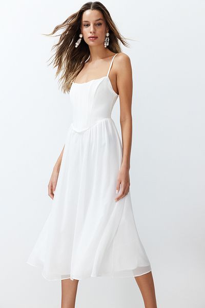 Trendyol Collection Rochie de seară elegantă, cu detaliu din tul, albă, cu tăietură A - Căptușeală cu corset TPRSS24EL00041